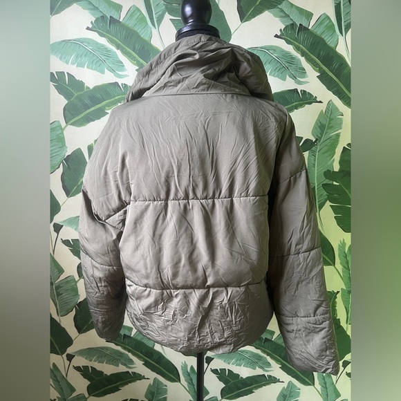 Free people weekend puffer jacket in Olive green size XS - Picture 4 of 6